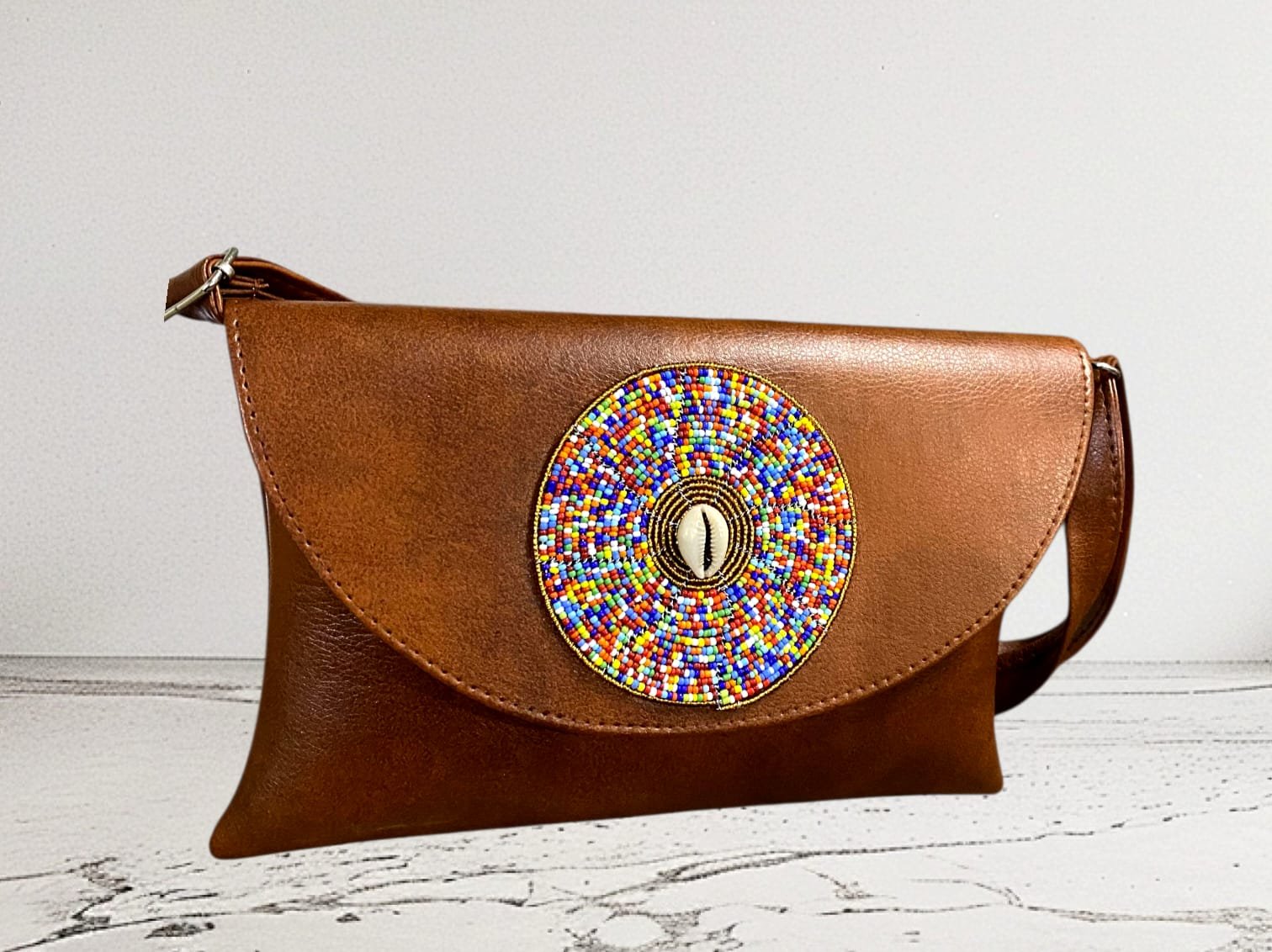 clutch-leather-handbag-bag-african-style-selections-souvenirs Handcrafted African clutch leather handbag bag with elegant design from Selections Souvenirs